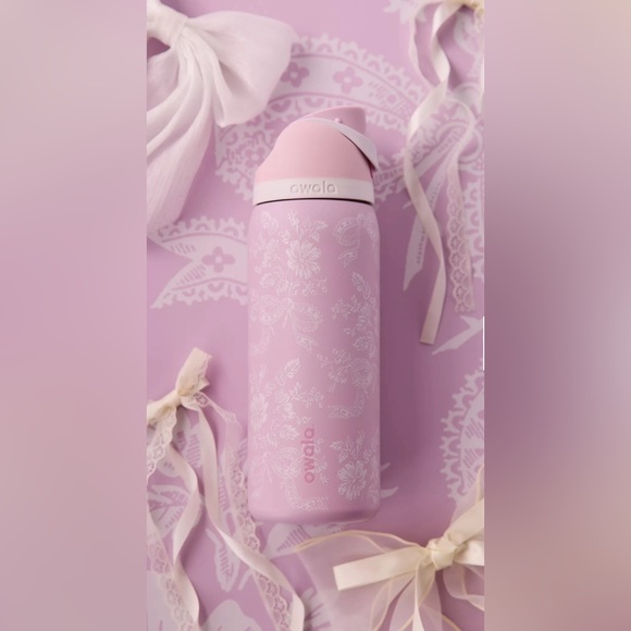 Owala UO Exclusive 32 oz Ribbon Toile Purple Pink Flower Bow Limited Edition NWT - Picture 1 of 7